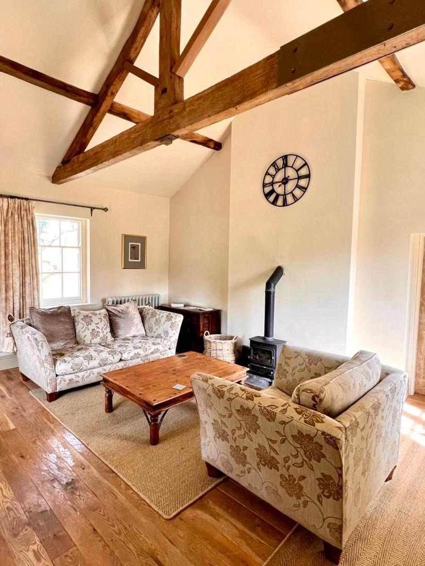 Apartment At Llanerchydol Hall Welshpool Dış mekan fotoğraf